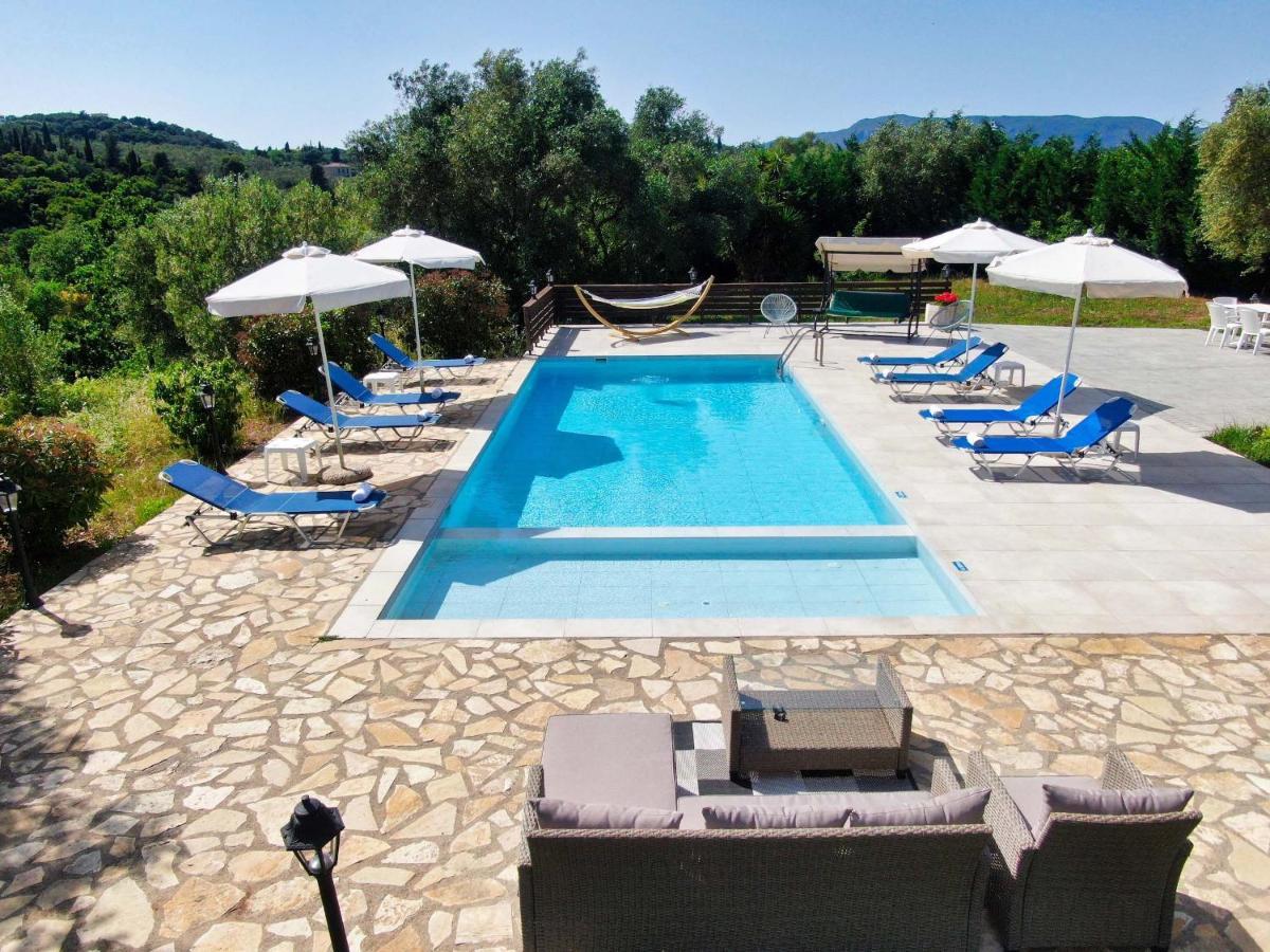 Villa Jazz Rock With Large Private Pool Гувия Екстериор снимка